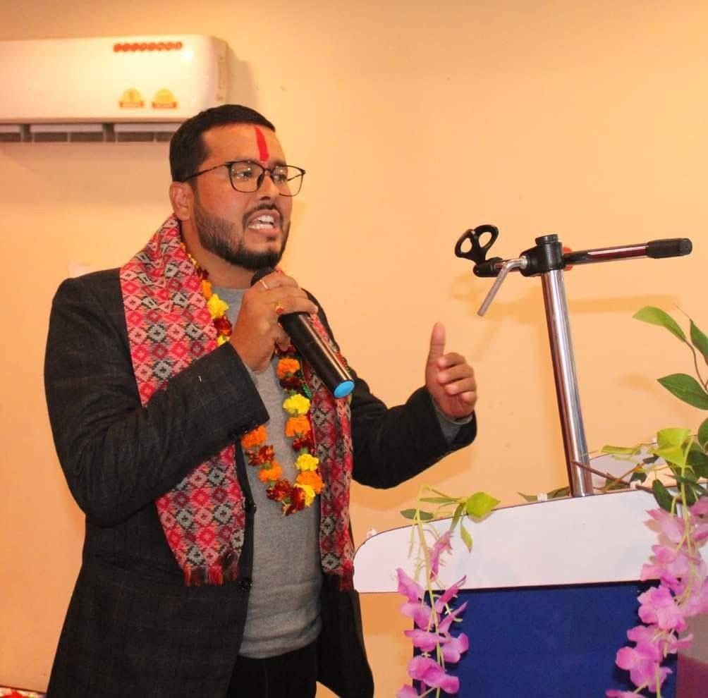 महेन्द्र बहुमुखि क्याम्पस एक कार्यक्रममा शैक्षिक उन्यनको बिषयमा आफ्नो भनाइ रख्दको क्षण